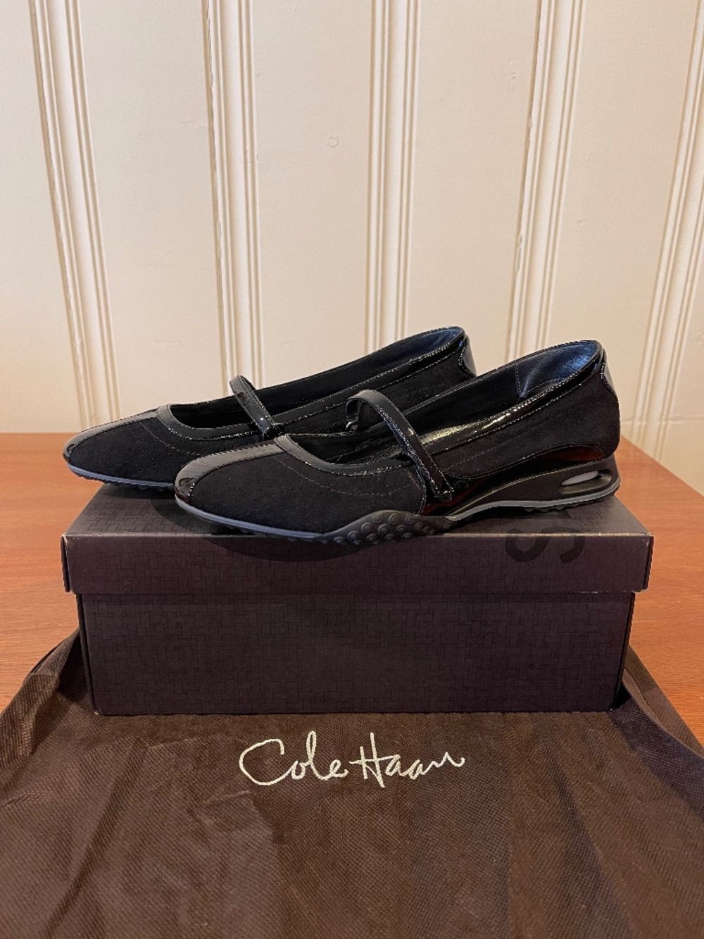 NIB Cole Haan & Nike Air Mary Jane Flats Sneakers with Velcro Strap